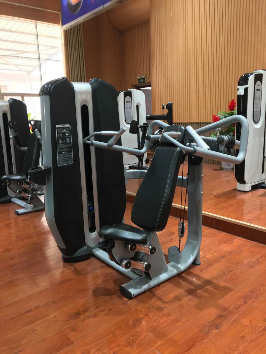 Gym Equipment Shoulder Press Training Machine Fitness Equipment Strength Equipment For Commercial Use Strength Series