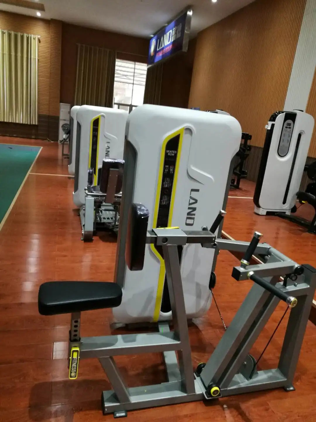 Strength Training Gym Equipment Bodybuilding Pin Loaded Chest Press Fitness Machine Pectoral Fly Machine