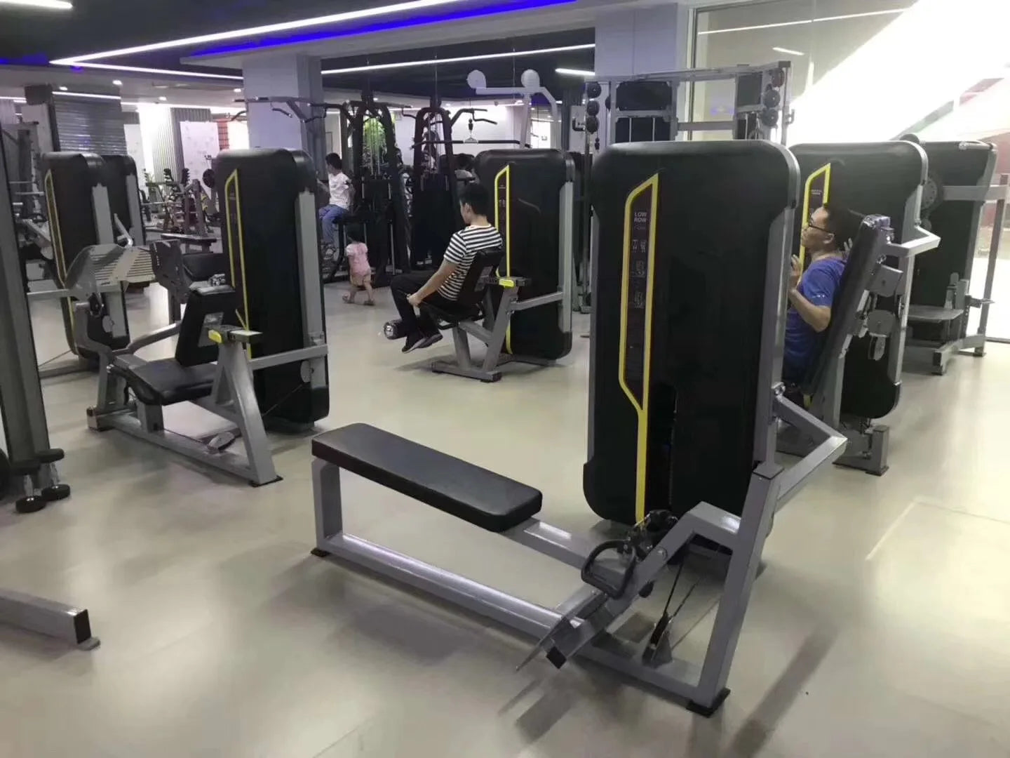 Strength Training Gym Equipment Bodybuilding Pin Loaded Chest Press Fitness Machine Pectoral Fly Machine