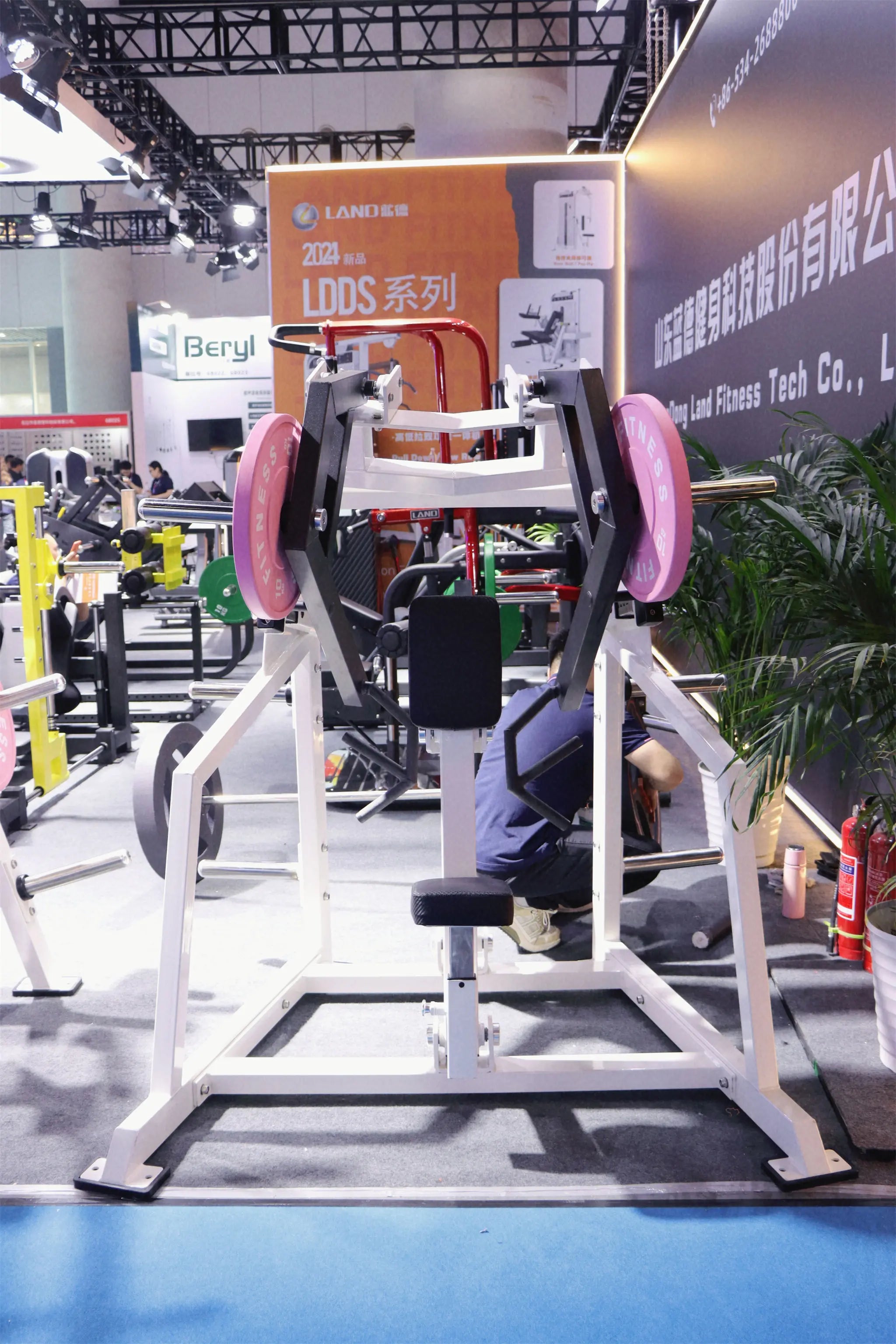 Land Commercial Gym Equipment Strength Training Seated Row Machine Plate Loaded Multi Row Machine